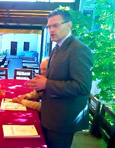 INIT_TV_11.jpg
