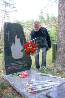 Prie_kapo_1_II.jpg