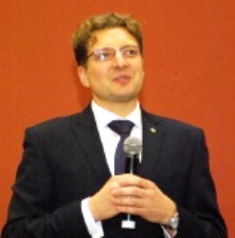 Radzevicius_vienas_3_II.jpg
