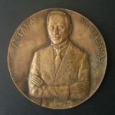 antano_macijausko_medalis_II.jpg
